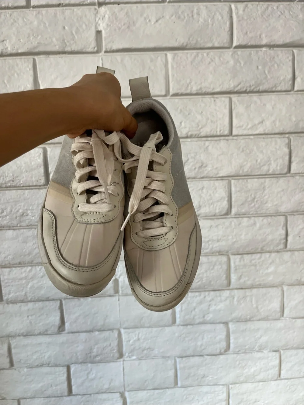 Sorel Ona 503 Everyday Low Sneaker in Sand/Beige Size 7.5